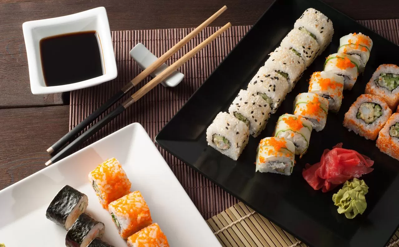 Jak trzymać pałeczki do sushi?